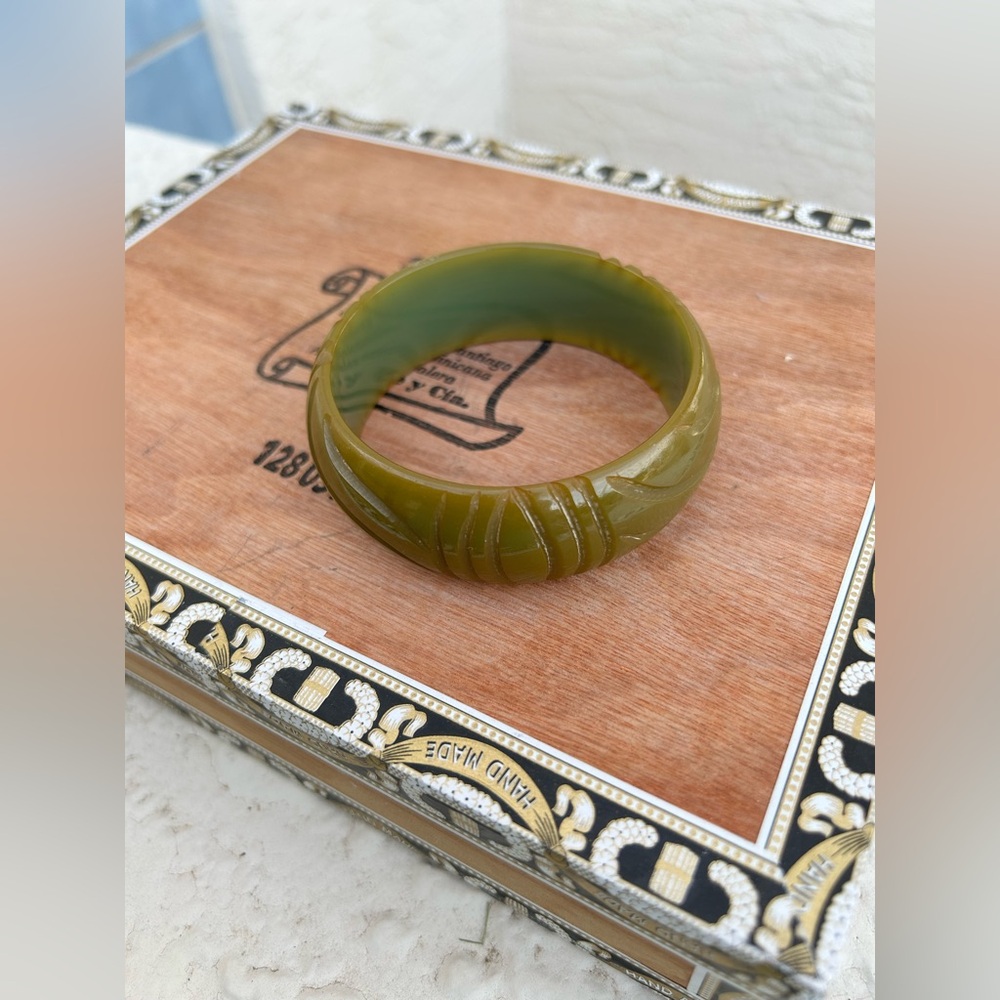 Vintage Green Bangle Bracelet Bakelite